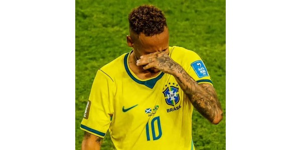 Tras 981 días, volvió a vestir la camiseta amarilla de la selección brasileña. Tras 981 días, volvió a vestir la camiseta amarilla de la selección brasileña.